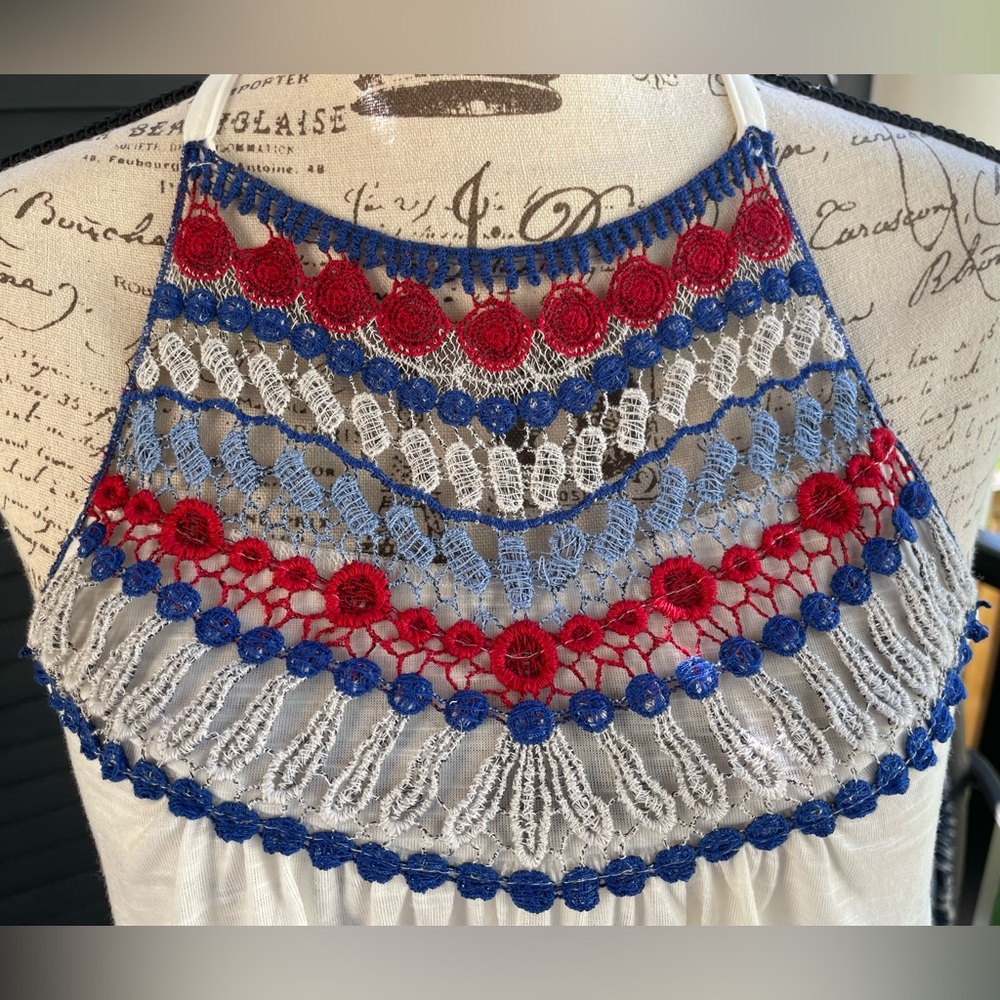 🇺🇸Patriotic Red White & Blue crochet tank top w/ asymmetric hemline M🇺🇸